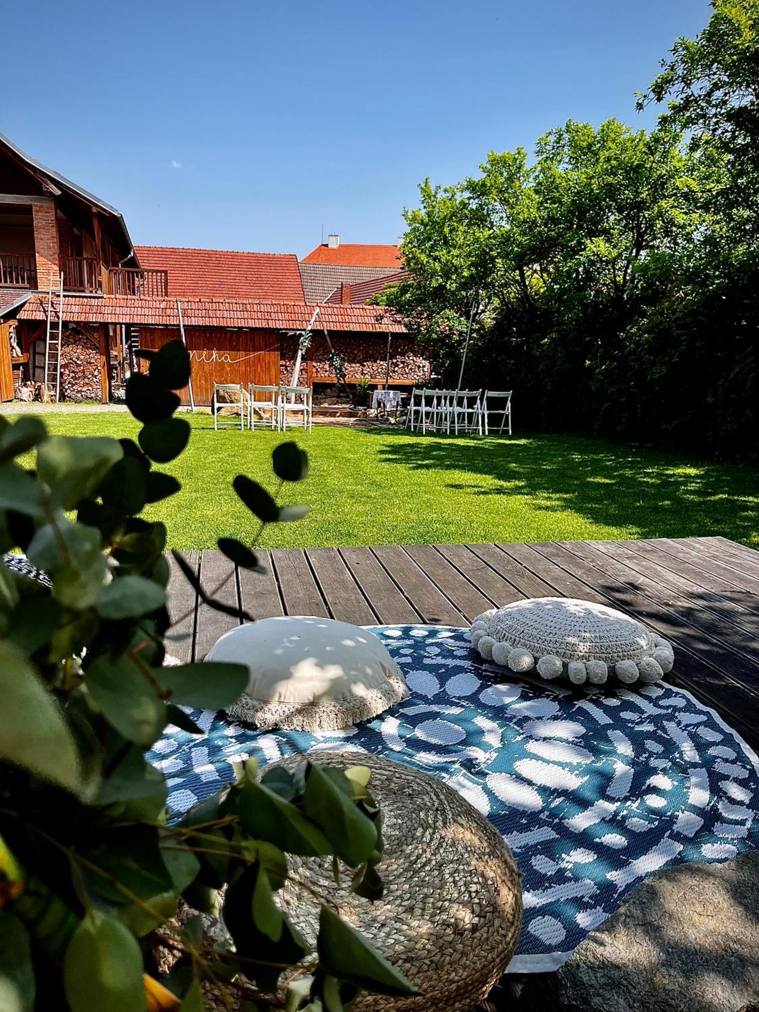 Mohelensky Dvur Apartment Mohelno ภายนอก รูปภาพ
